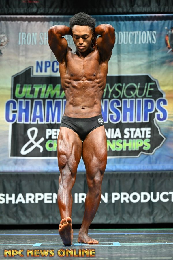 Clarence abdominal and thigh pose on the NPC stage
